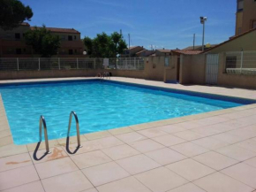 AGREABLE VILLA DANS LA MARINA AVEC PISCINE